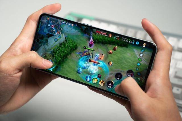 一加 Ace 6T 确认王者荣耀144FPS，骁龙 8G5 风驰内核加持，满帧稳了！