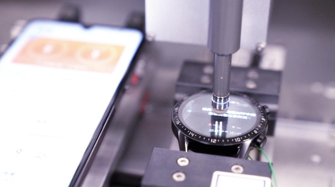 我国智能手表计量技术获重大突破 血氧心率监测精准度提升 校准装置正式落地