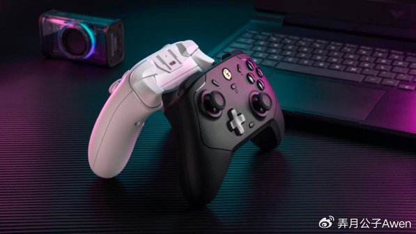 致敬经典！NACON 发布 Xbox 360 纪念版手柄，霍尔扳机+1ms 延迟，情怀与性能双buff加持