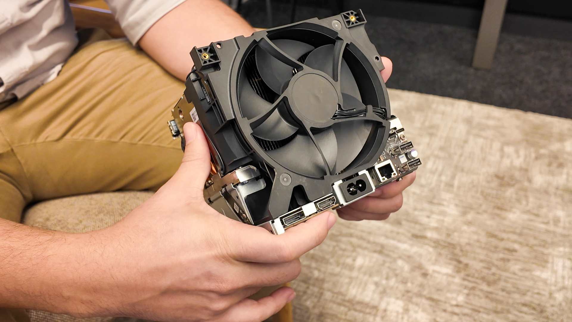 Valve深度解读Steam Machine，主打超组装机体验，售价仍成谜