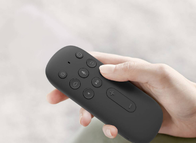 太阳能遥控器新设计，Google TV双面充电，倒扣也能续航，懒人福音来了！