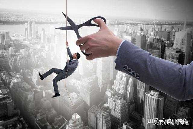 努力工作也难逃美国斩杀线，职场幻象与系统性困境下的挣扎