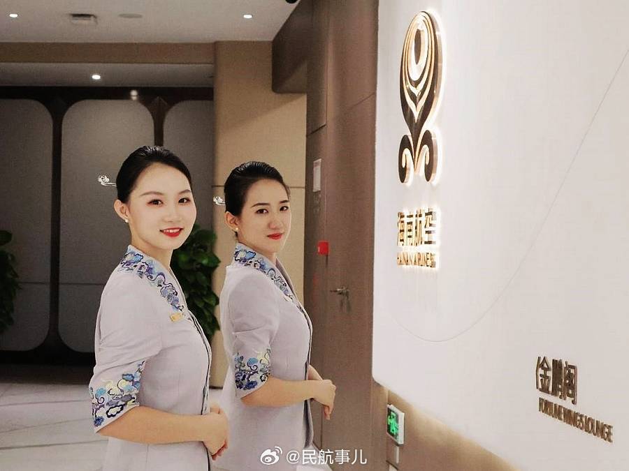 海航空姐统一戴长发簪引安全讨论，美观与安全的平衡艺术